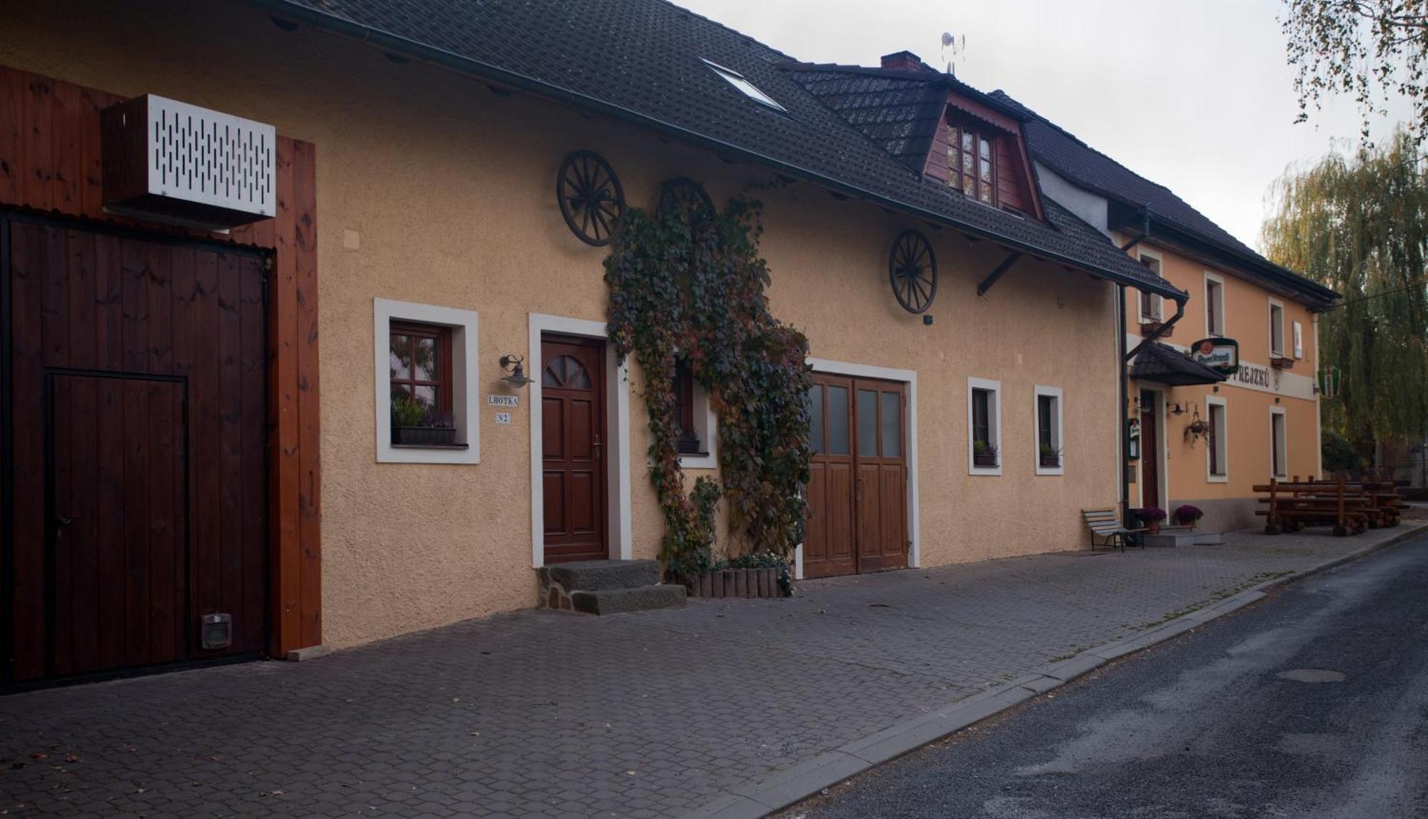 U Prejzku Lägenhet Lhotka  Exteriör bild